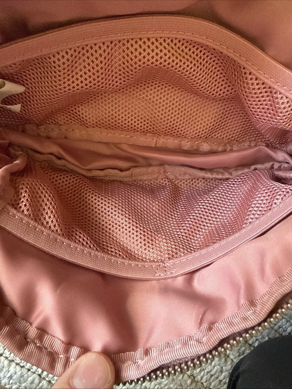 Lululemon Everywhere Belt Bag 1L Light Pink Waist Bag Fanny Pack. Read DESC - Picture 8 of 15